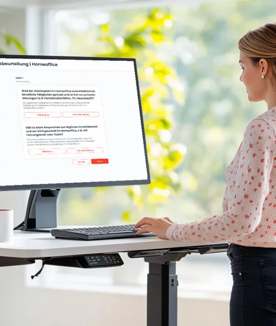 Gefährdungsbeurteilung Homeoffice wird digital am Bildschirm ausgefüllt mit Smart Upgrade